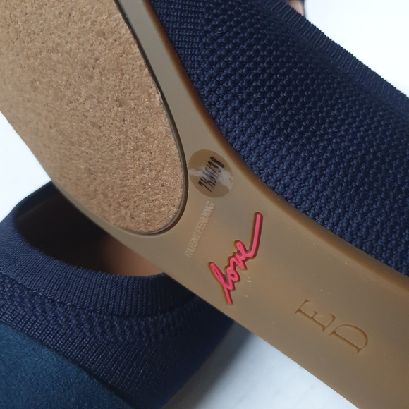 Ellen DeGeneres Lilliane Knit Heart Lagoon Bay Blue Slip-On Ballet Flats Sz 7.5 - Picture 12 of 16